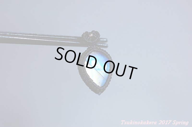 画像8: ☆4/13☆ロイヤルレインボームーンストーンのハイクオリティストーン×小粒デザイン:小粒のジュエリー (8)