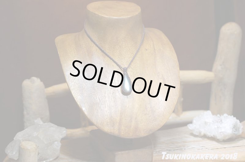 画像2: ☆01/01UP☆イエローパープルラブラドライト:ふっくら研磨もきれいなティアドロップ:マダガスカル産の美しいシラーの光:冒険 (2)