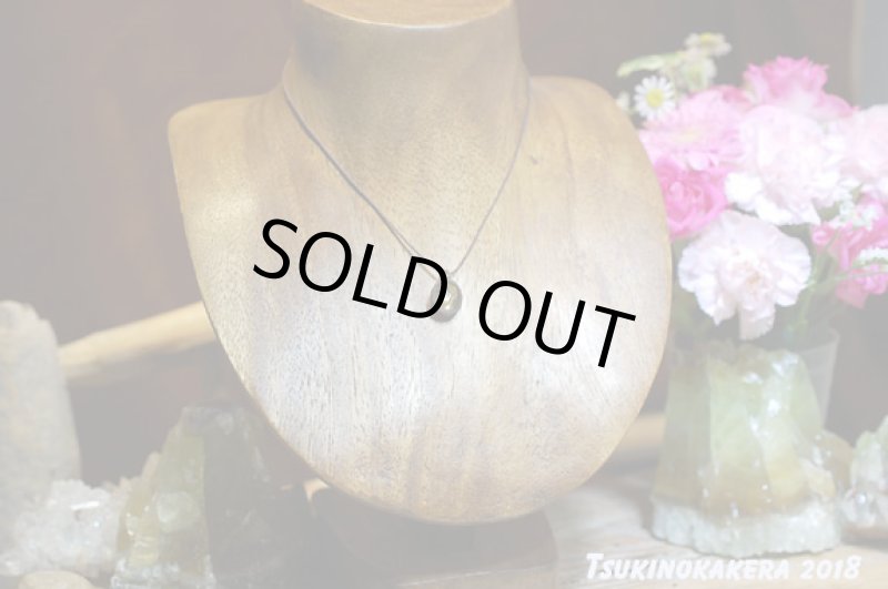 画像2: ☆06/22UP☆10周年ありがとうございます☆ゴールドルチルクォーツ登場。黄金の針金が水晶の中に。奇跡のピース。小粒のかけら×ゴールドルチル:ゴールデンロード4 (2)