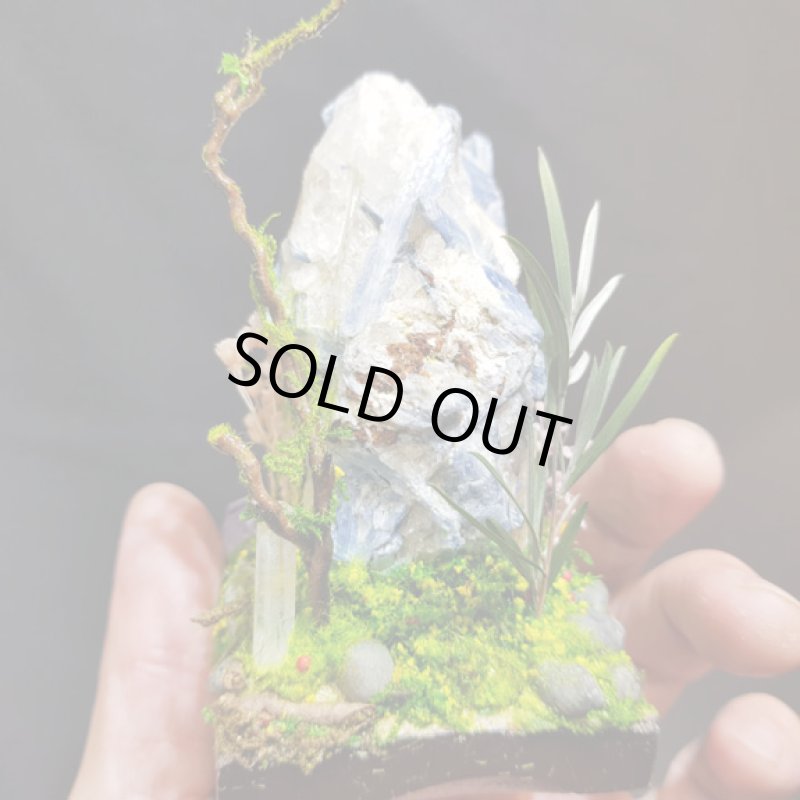 画像4: ☆01/01UP☆謹賀新年：ブラジル産カイヤナイト原石メルヘン作品：メルヘンワールド2 (4)