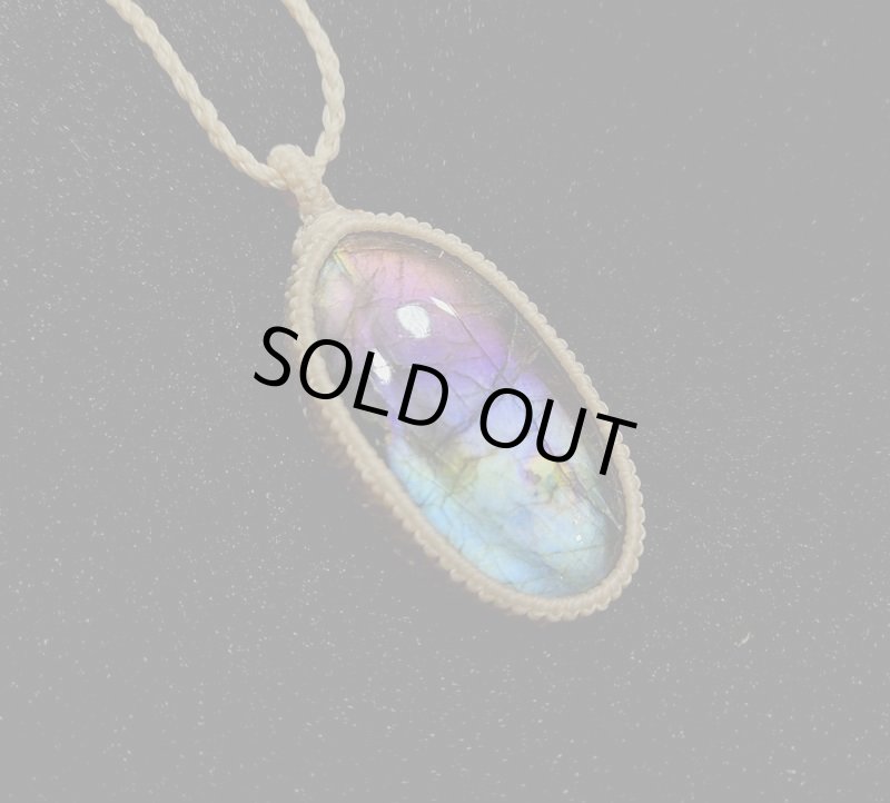 画像2: ☆04/15UP☆ハイクオリティレインボーラブラドライト。：希少価値の高いレインボー色：七色の物語 (2)