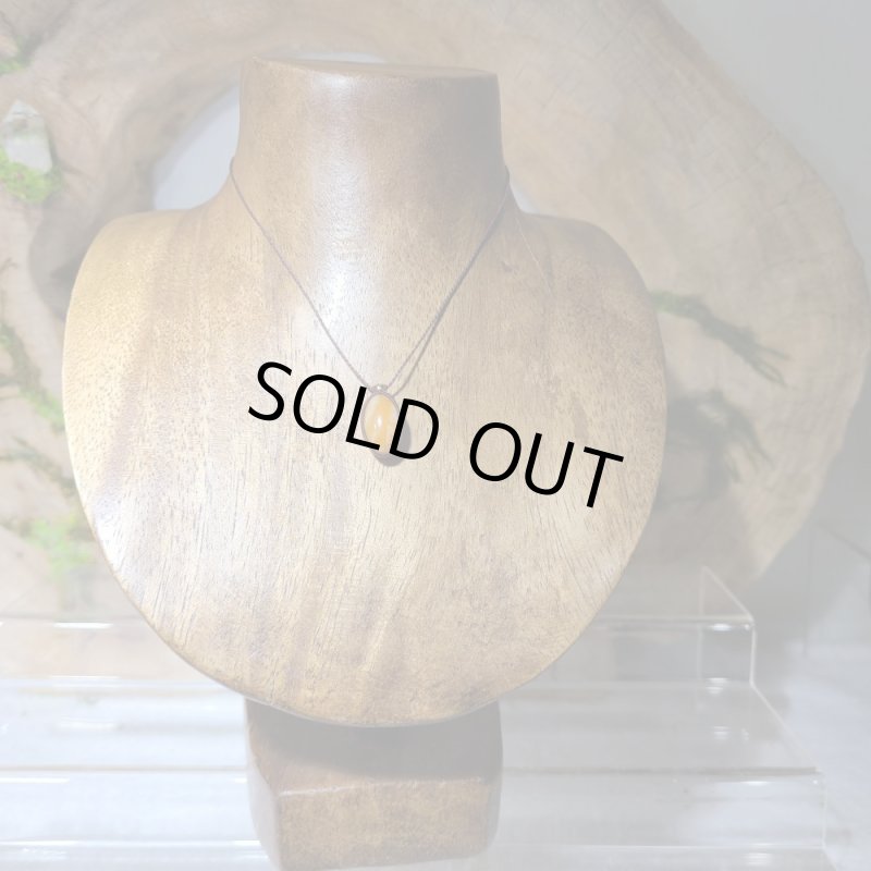 画像8: ★05/08再UP★北海道然別蛍光オパール☆アイヌの唄：超希少石：国内カボション研磨：先生作品：アイヌの紋章2 (8)