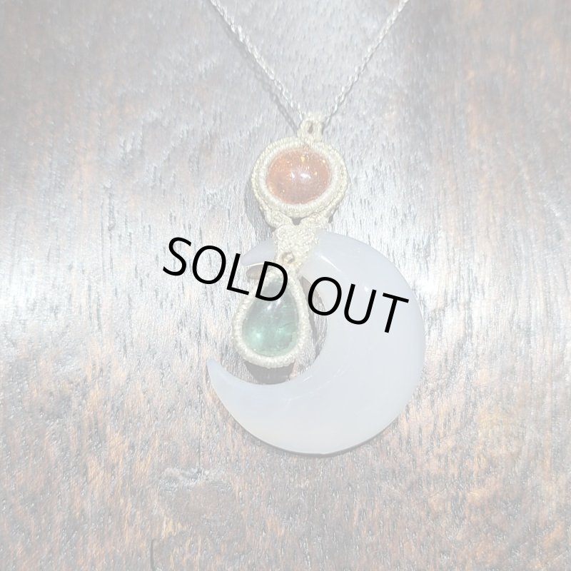 画像4: ☆12/14UP☆ 山形県月山産：月山メノウ×ロイヤルサンストーン×ダイアナマリアフローライト：月の神様：先生作品：ムーンコンセプト2 (4)