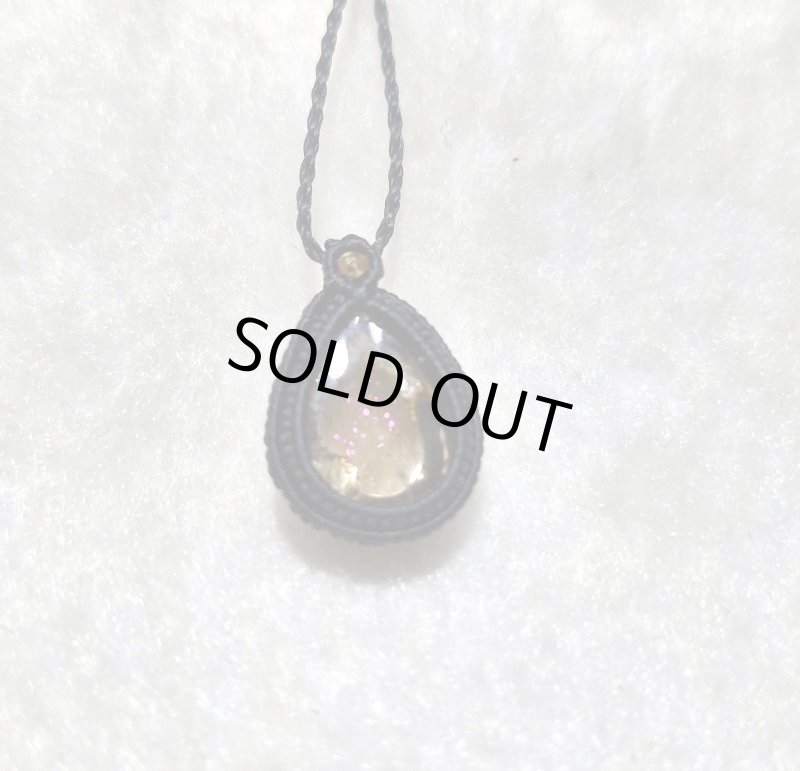 画像3: ☆06/11UP☆大人気近年人気急上昇:マクラメジュエリー:ブラジル産:奇跡のピンクシラー:先生作品;正面ギラギラのピンク色:水晶:ピンクの星空3 (3)