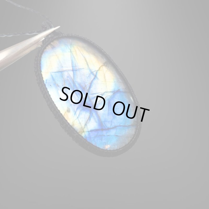 画像2: ☆08/19UP☆アウトレット→角度→20000円【格安販売】レインボーラブラドライト：青い光を発する美しいハイクオリティ天然ラブラドライト：星空の神話 (Myth of the Starry Sky) (2)