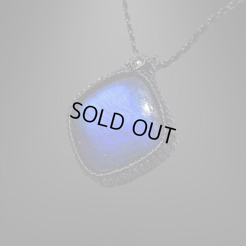 画像2: ☆09/16UP☆ディープブルーラブラドライト：青い光を発する美しいハイクオリティ天然ラブラドライト：アクエリアスムーン (2)