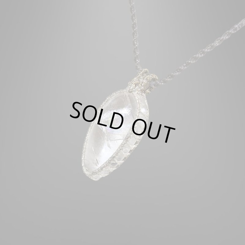 画像2: ☆09/16UP☆水晶の世界へようこそ：クォーツインクォーツ：先生作品：アートオブジアース：貫入水晶の軌跡：コズミックシールド (2)