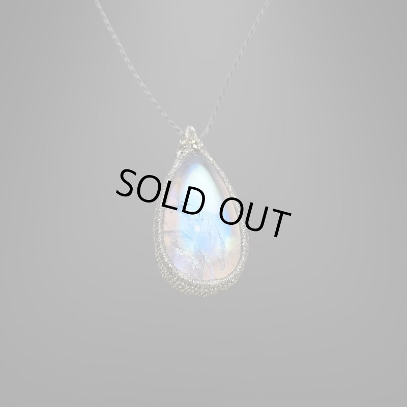 画像3: ☆09/16UP☆月のかけらロイヤルレインボームーンストーン。虹色がロイヤルな輝き：先生作品：金と銀の編み込みの世界：スターゲートオメガ (3)