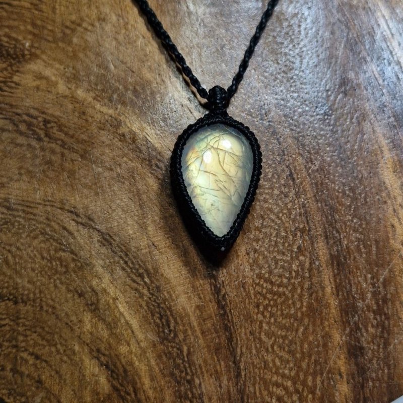 画像4: ☆09/16UP☆月のかけらロイヤルレインボームーンストーン。虹色がロイヤルな輝き：ペルセウスの輝き (4)