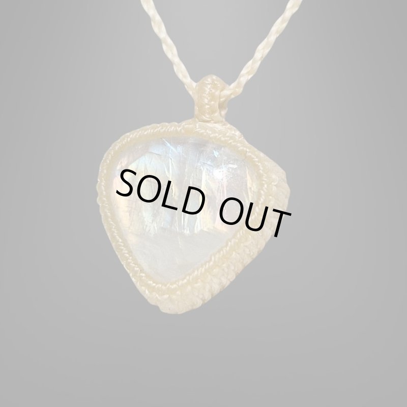 画像3: ☆09/16UP☆月のかけらロイヤルレインボームーンストーン。虹色がロイヤルな輝き:トランスセレニティ (3)