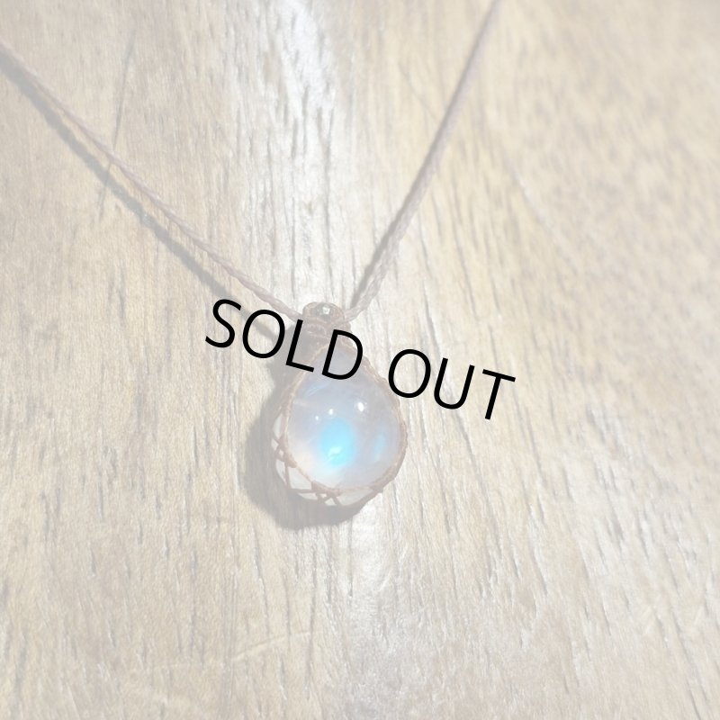 画像4: ☆11/14UP☆月のかけらロイヤルレインボームーンストーン。虹色がロイヤルな輝き:新色:先生作品:Aurora Moon (4)