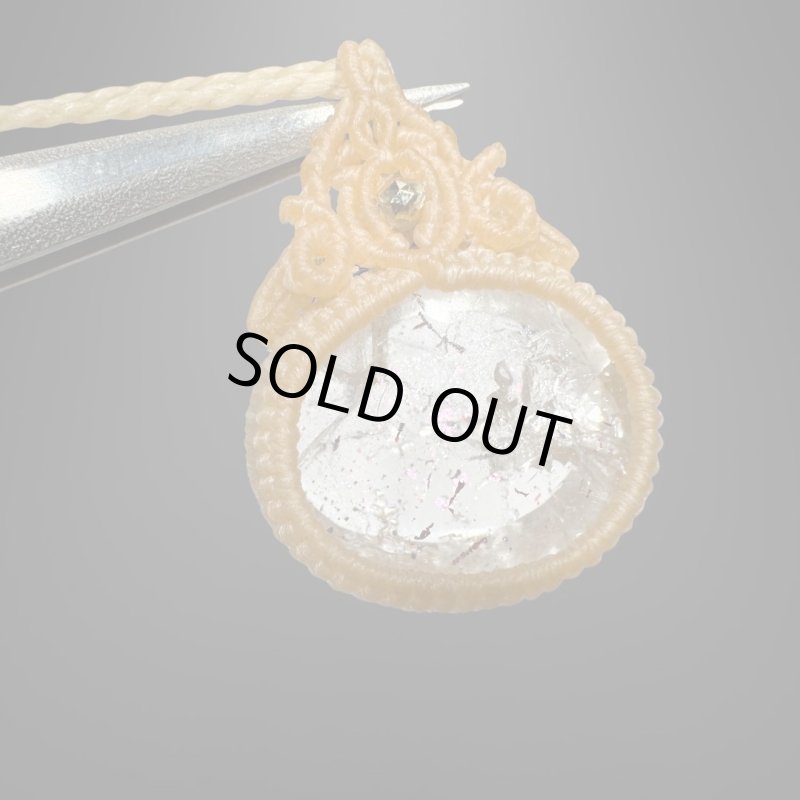 画像2: ☆12/13UP☆大人気近年人気急上昇：ブラジル産：奇跡のピンクシラー：先生作品；正面ギラギラのピンク色：水晶：オーロラスパーク (2)