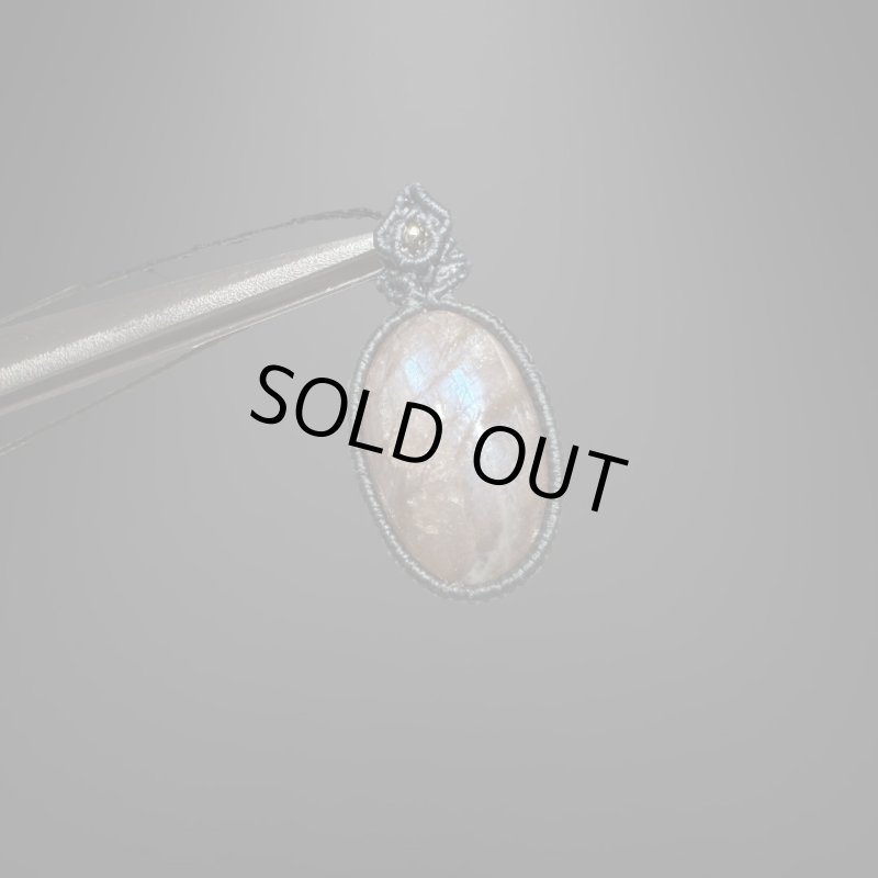 画像2: ☆12/13UP☆ベロモライト：ロシア産ムーンストーン：ロイヤルなシルバーシラー：先生作品：アースメモリー (2)