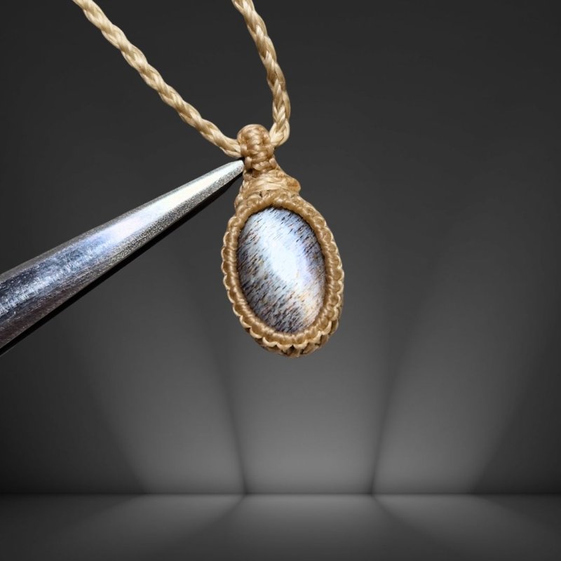 画像2: ☆04/06UP☆ブラックサンストーン：タンザニア産：ここまでギラギラ：ハイクオリティ：太陽の輝きサンストーン：光の迷宮 (2)