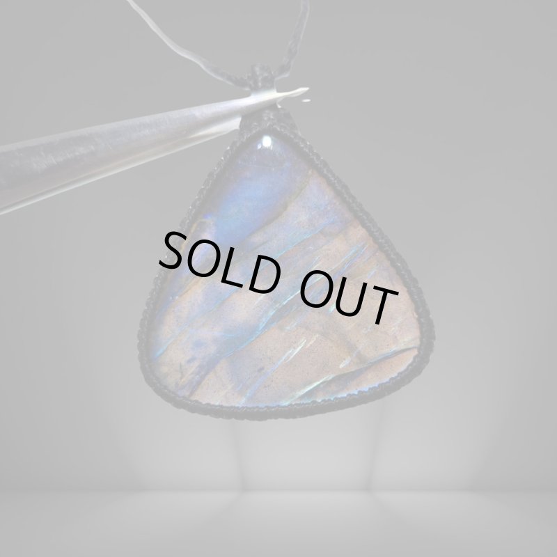 画像3: ☆04/06UP☆ディープブルーラブラドライト:青い光を発する美しいハイクオリティ天然ラブラドライト:蒼の祓(あおのはらい) (3)