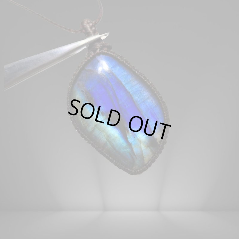 画像2: ☆04/06UP☆ディープブルーラブラドライト：青い光を発する美しいハイクオリティ天然ラブラドライト：蒼瑠（そうる） (2)