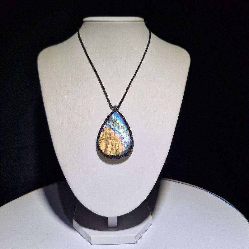 画像3: ☆04/06UP☆【37000→20000】ディープブルーラブラドライト：青い光を発する美しいハイクオリティ天然ラブラドライト：蒼雫（そうしずく） (3)