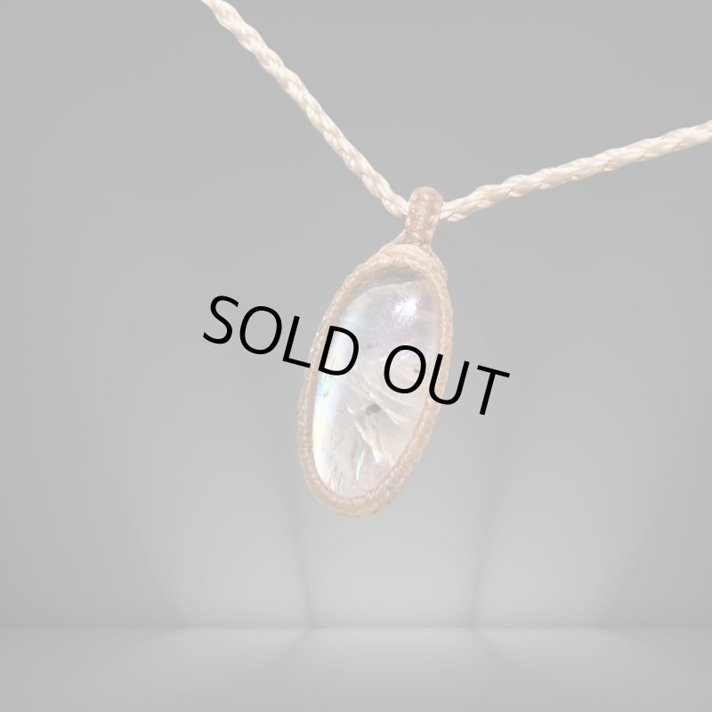 画像2: ☆04/06UP☆月の波動：ロイヤルレインボームーンストーン：キラキラの最高ピース：月の暦：月のかけらムーンストーン：Luna Veil（ルナ・ヴェール） (2)