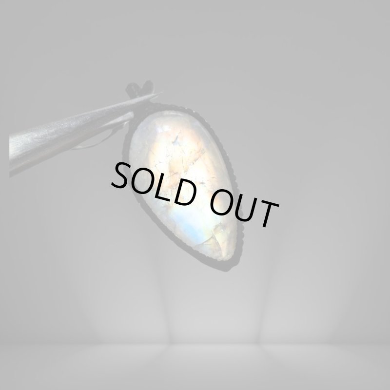 画像2: ☆04/06UP☆月の波動：ロイヤルレインボームーンストーン：キラキラの最高ピース：月の暦：月のかけらムーンストーン：Inner Moon（インナー・ムーン） (2)