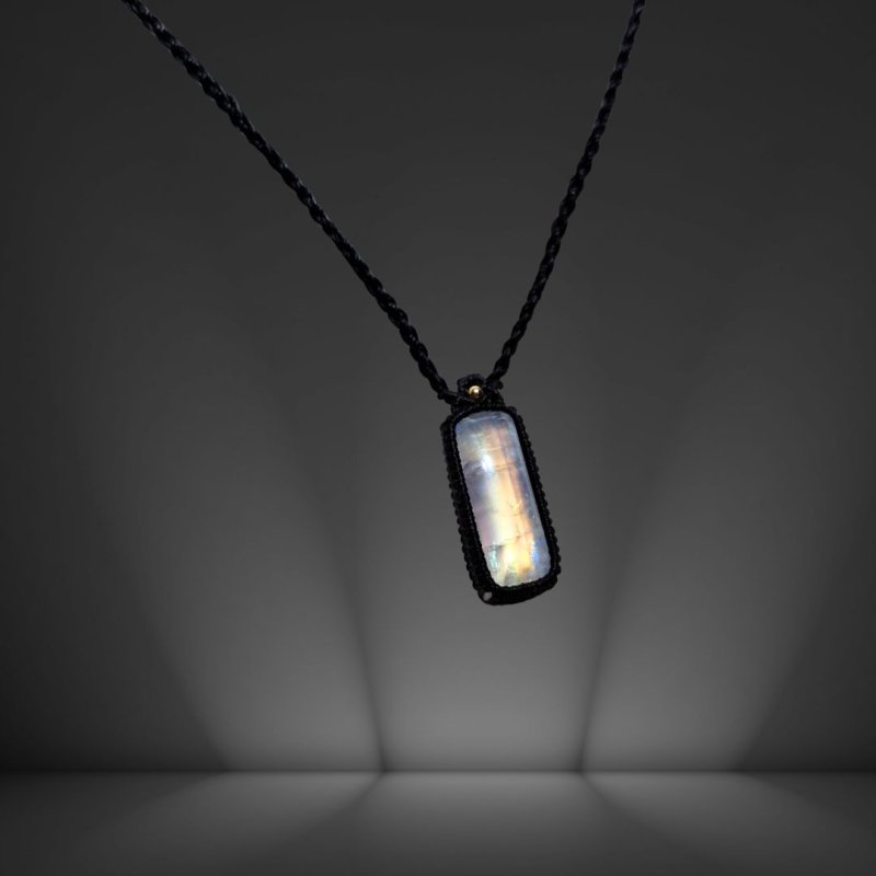 画像2: ☆04/06UP☆月の波動：ロイヤルレインボームーンストーン：キラキラの最高ピース：月の暦：月のかけらムーンストーン：銀のまどろみ（Silver Slumber） (2)