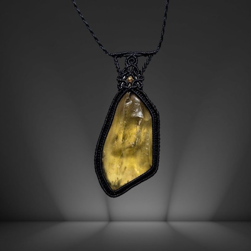 画像4: ☆04/06UP☆リビアングラス:宇宙のエネルギーの天然ガラス:隕石衝突により誕生:先生作品:ソレイリオ(Soleirio) (4)