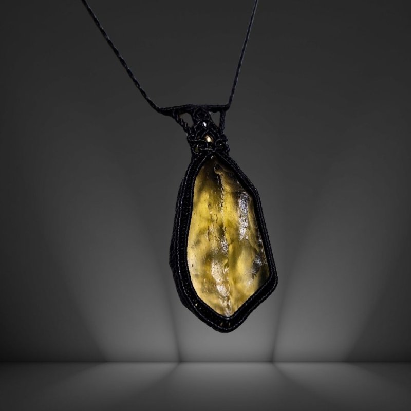 画像2: ☆04/06UP☆リビアングラス:宇宙のエネルギーの天然ガラス:隕石衝突により誕生:先生作品:ソレイリオ(Soleirio) (2)