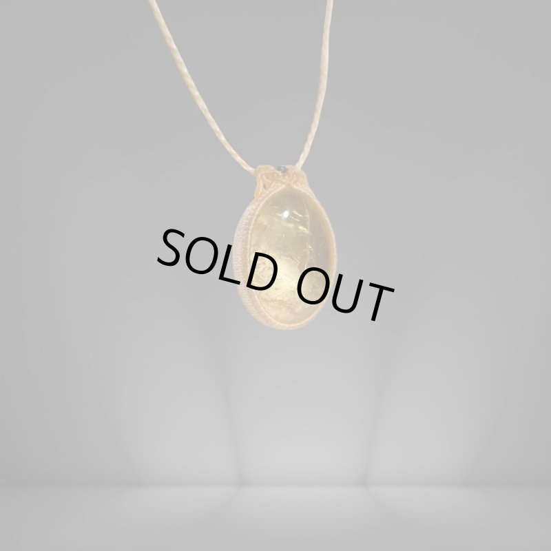 画像3: ☆04/06UP☆レディアナベラフローライト(ロジャリー鉱山産出):イギリス産;もっと蛍光する美しいフローライト:イエロー:月涙の雫(ルナティアーズ) (3)