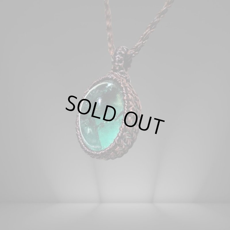 画像3: ☆04/06UP☆ダイアナマリアフローライト(ロジャリー鉱山産出)：イギリス産；もっと蛍光する美しいフローライト：ザクロ石：フローネア（Frolnéa） (3)