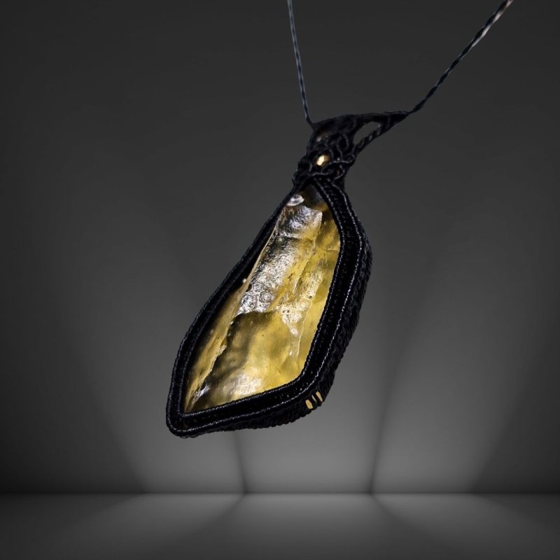 画像3: ☆04/06UP☆リビアングラス:宇宙のエネルギーの天然ガラス:隕石衝突により誕生:先生作品:ソレイリオ(Soleirio) (3)