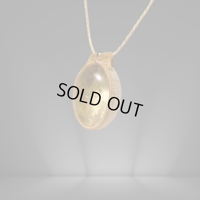 画像2: ☆04/06UP☆レディアナベラフローライト(ロジャリー鉱山産出):イギリス産;もっと蛍光する美しいフローライト:イエロー:月涙の雫(ルナティアーズ) (2)