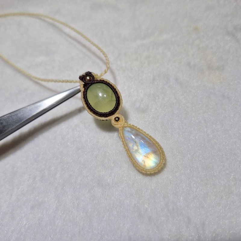 画像2: ☆05/08UP☆ロイヤルムーンストーン×プレナイト：素敵な組み合わせ：最高品質のムーンストーン：オーロラ・ネクサス（Aurora Nexus） (2)