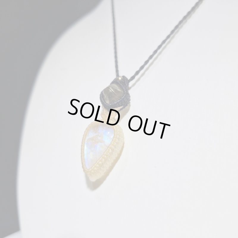 画像6: ☆05/08UP☆ロイヤルムーンストーン×ゴールドルチルクォーツ：素敵な組み合わせ：最高品質のムーンストーン：月陽の調律（つきひのちょうりつ） (6)