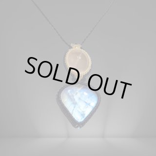 ロイヤルブルームーンストーン - 月のかけら