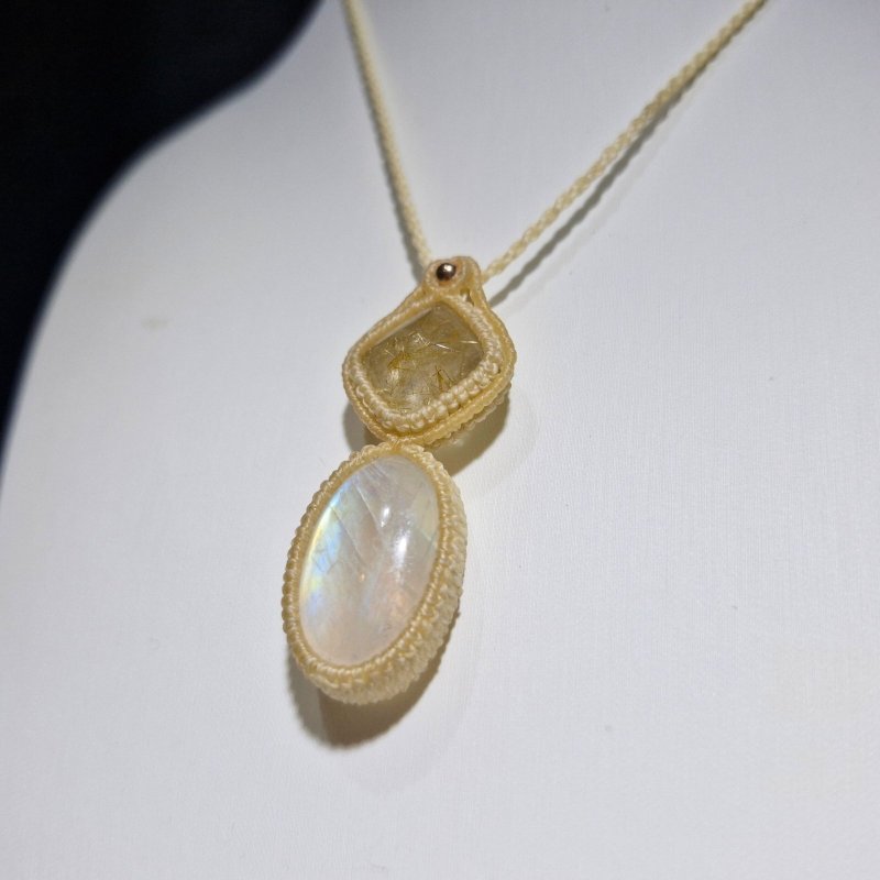 画像2: ☆05/08UP☆ロイヤルムーンストーン×ゴールドルチルクォーツ：素敵な組み合わせ：最高品質のムーンストーン：光響（こうきょう） (2)