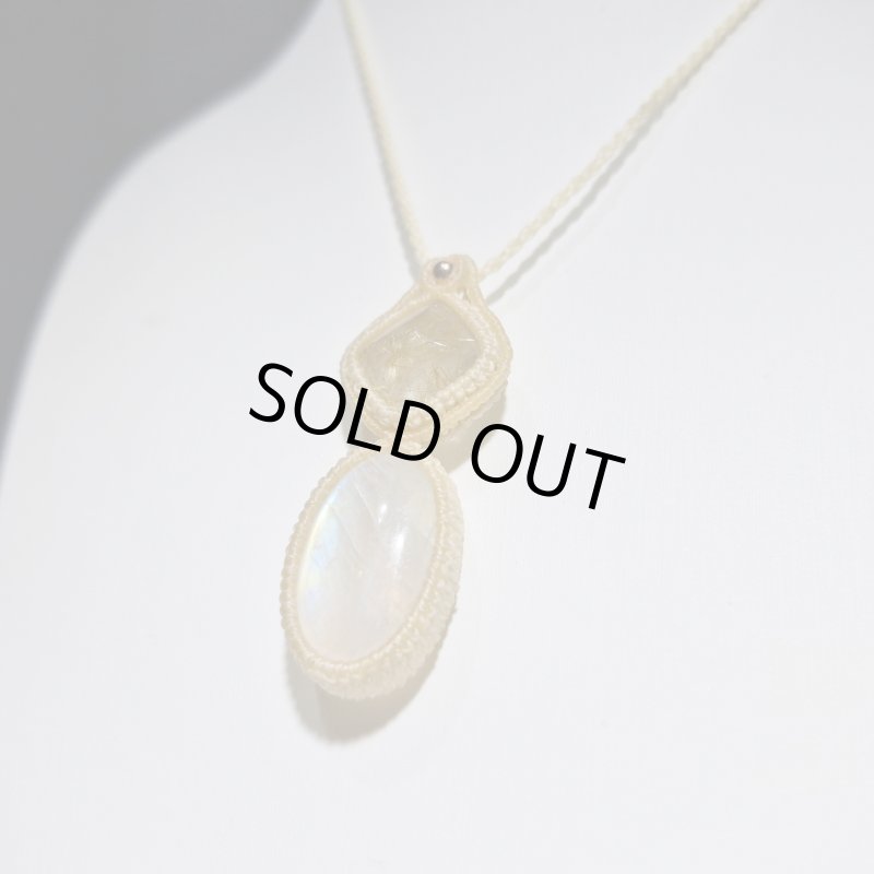 画像2: ☆05/08UP☆ロイヤルムーンストーン×ゴールドルチルクォーツ：素敵な組み合わせ：最高品質のムーンストーン：光響（こうきょう） (2)