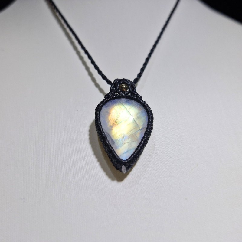 画像3: ☆05/09UP☆月の波動：2025年5月新作：ロイヤルレインボームーンストーン：月の暦シリーズ：月のかけらムーンストーン：日輪月影（にちりんげつえい） (3)