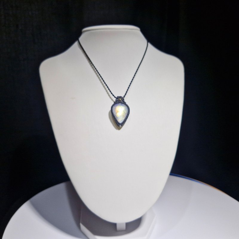 画像2: ☆05/09UP☆月の波動：2025年5月新作：ロイヤルレインボームーンストーン：月の暦シリーズ：月のかけらムーンストーン：日輪月影（にちりんげつえい） (2)