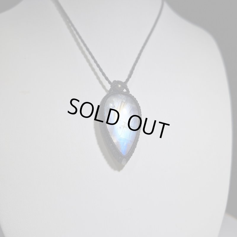 画像2: ☆05/09UP☆月の波動：2025年5月新作：ロイヤルレインボームーンストーン：月の暦シリーズ：月のかけらムーンストーン：ティア・オブ・ドーン（Tear of Dawn） (2)