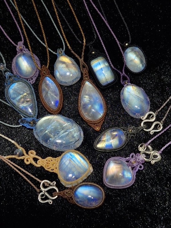 画像7: ☆07/09UP☆月の波動：先生作品：マイ黒マクラメ：ロイヤルレインボームーンストーン：月の暦シリーズ：月のかけらムーンストーン：星雫（ほししずく） (7)