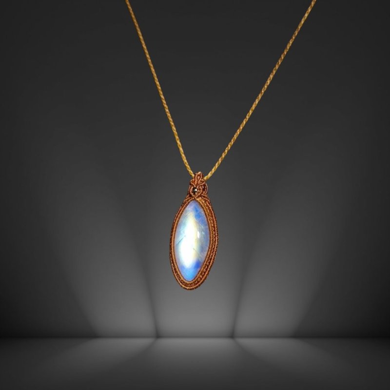 画像4: ☆07/09UP☆【ハイクオリティ】月の波動：先生作品：マイ黒マクラメ：ロイヤルレインボームーンストーン：月の暦シリーズ：月のかけらムーンストーン：   セレスティアリズム (4)