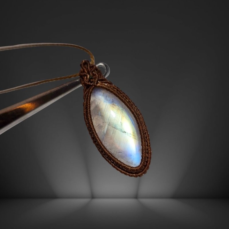 画像6: ☆07/09UP☆【ハイクオリティ】月の波動：先生作品：マイ黒マクラメ：ロイヤルレインボームーンストーン：月の暦シリーズ：月のかけらムーンストーン：   セレスティアリズム (6)