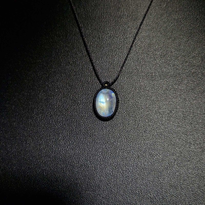 画像2: ☆07/09UP☆月の波動：先生作品：マイ黒マクラメ：ロイヤルレインボームーンストーン：月の暦シリーズ：月のかけらムーンストーン：   コズミックウェイブ (2)