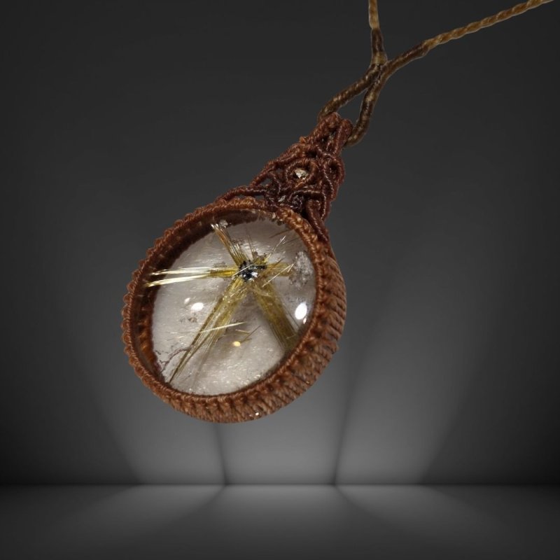 画像2: ☆07/09UP☆【超ハイクオリティ】：ゴールドルチルクォーツ：ハイクオリティ：先生作品：金の天然の柱が石の中に：宙の舞（そらのまい） (2)