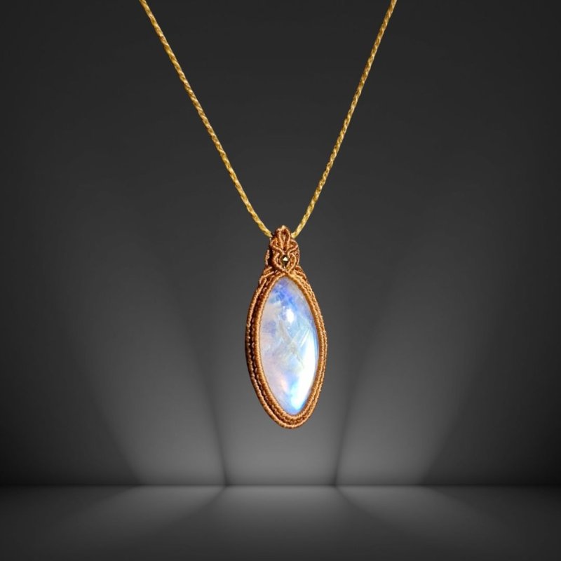 画像3: ☆07/09UP☆【ハイクオリティ】月の波動：先生作品：マイ黒マクラメ：ロイヤルレインボームーンストーン：月の暦シリーズ：月のかけらムーンストーン：   セレスティアリズム (3)