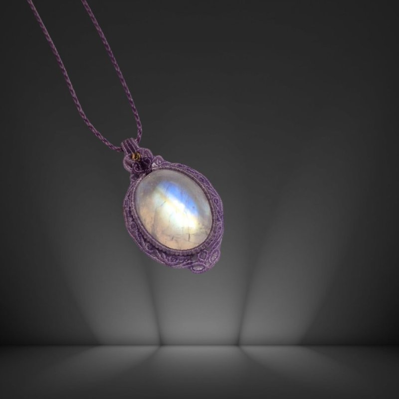 画像4: ☆07/09UP☆月の波動：先生作品：マイ黒マクラメ：ロイヤルレインボームーンストーン：月の暦シリーズ：月のかけらムーンストーン：  月詠（つくよみ） (4)