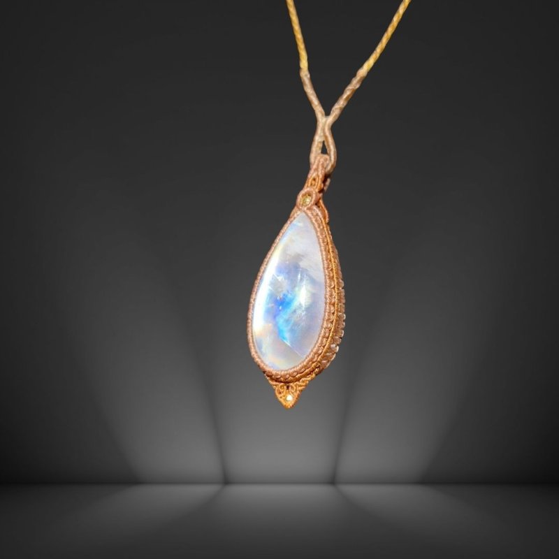 画像4: ☆07/09UP☆月の波動：先生作品：マイ黒マクラメ：ロイヤルレインボームーンストーン：月の暦シリーズ：月のかけらムーンストーン：  天涙（てんるい） (4)