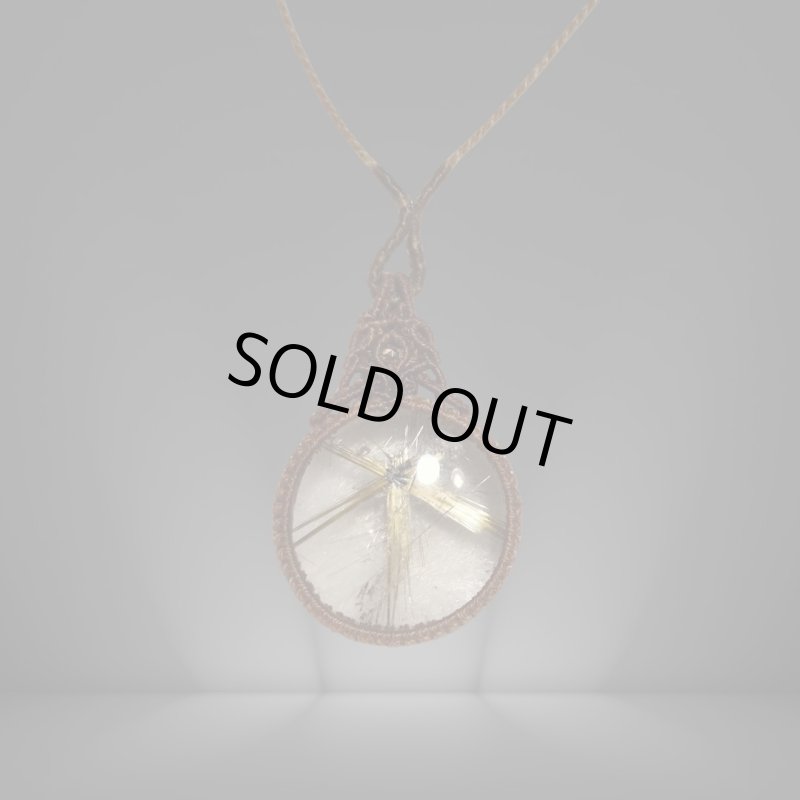 画像1: ☆07/09UP☆【超ハイクオリティ】：ゴールドルチルクォーツ：ハイクオリティ：先生作品：金の天然の柱が石の中に：宙の舞（そらのまい） (1)