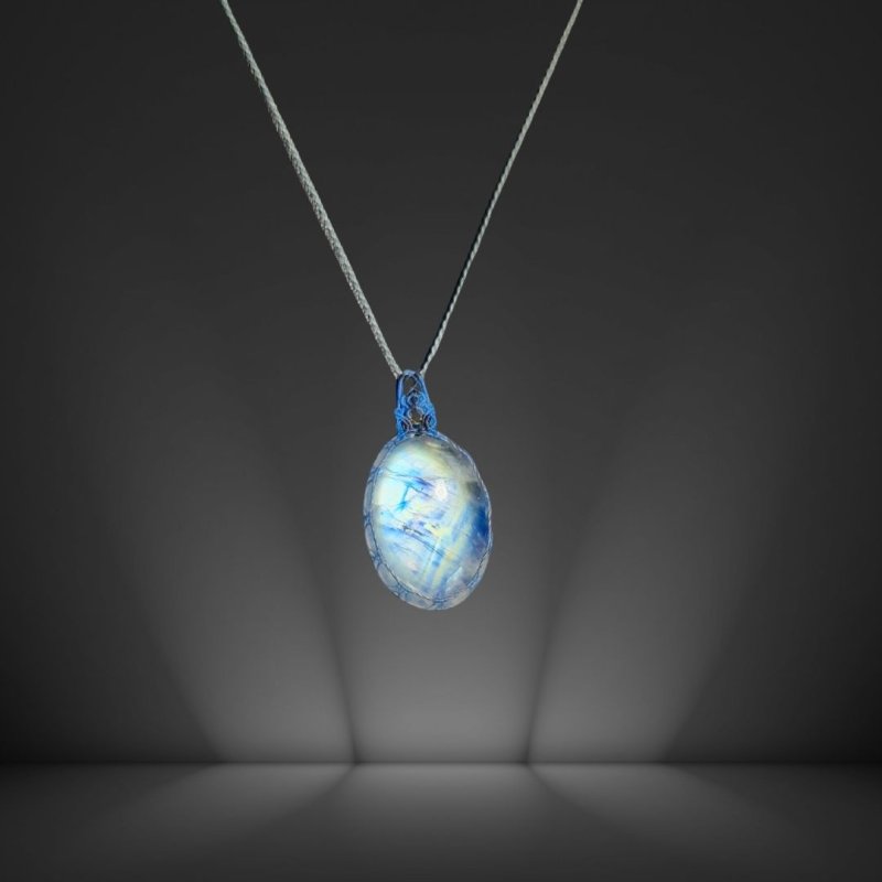 画像4: ☆07/09UP☆月の波動：先生作品：マイ黒マクラメ：ロイヤルレインボームーンストーン：月の暦シリーズ：月のかけらムーンストーン： スターリースピリット (4)