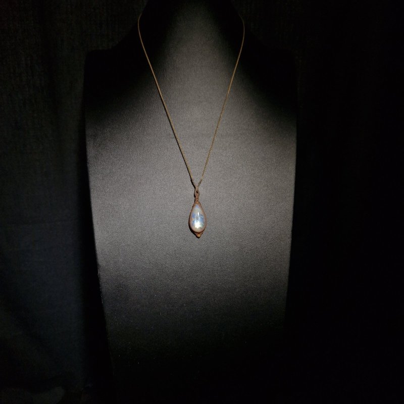 画像6: ☆07/09UP☆月の波動：先生作品：マイ黒マクラメ：ロイヤルレインボームーンストーン：月の暦シリーズ：月のかけらムーンストーン：  天涙（てんるい） (6)