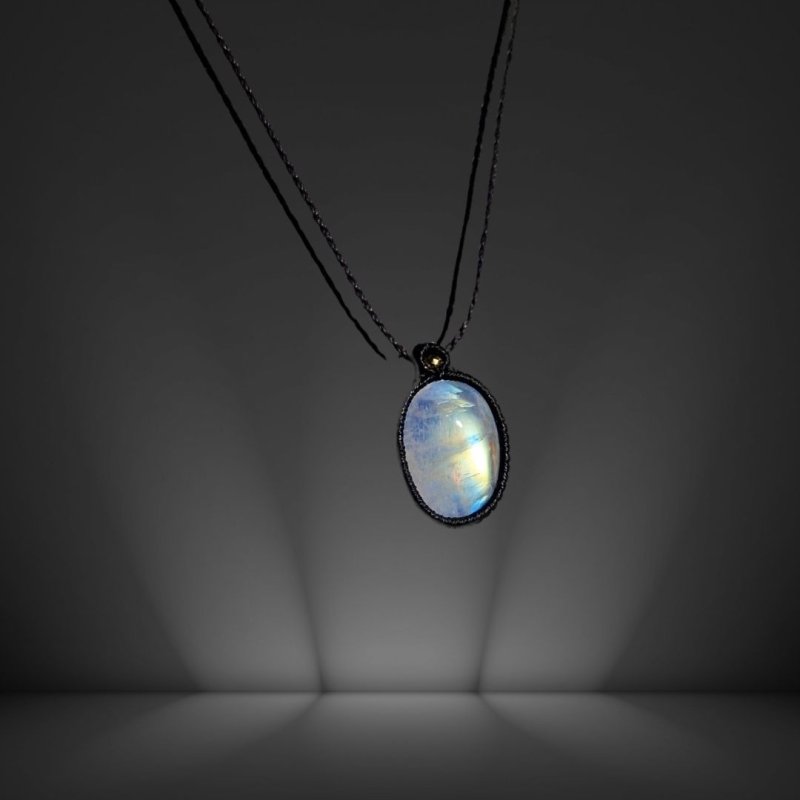 画像4: ☆07/09UP☆月の波動：先生作品：マイ黒マクラメ：ロイヤルレインボームーンストーン：月の暦シリーズ：月のかけらムーンストーン：   コズミックウェイブ (4)